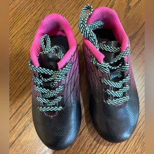 Girls Soccer Cleats Size 8 Pink & Black DSG